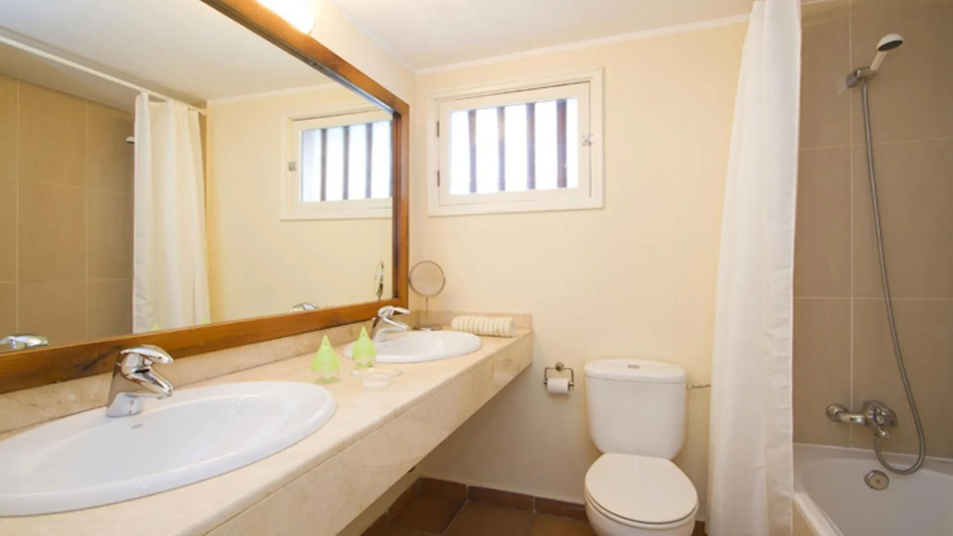 Charming Lanzarote Villa Casa Tingu 3 Bedrooms Heated Private Pool Centre Of Resort Puerto Del Carmen Spagna